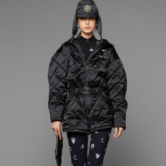 CHANEL 40 COCO BLACK NEIGE PUFFER COAT 31 RUE CAMBON METIERS D'ART 2019/20 - Picture 2 of 14